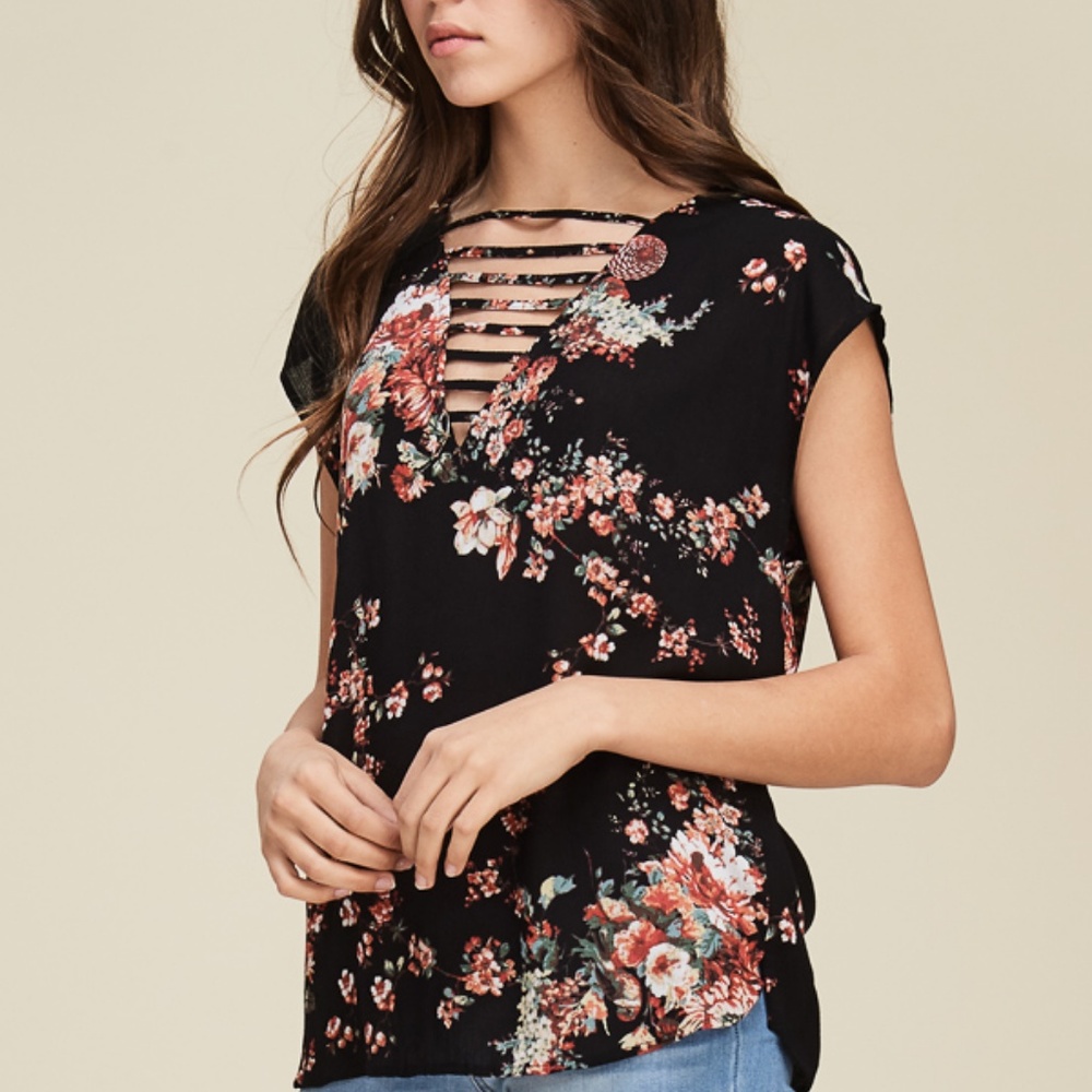 NWT SPAGHETTI LADDER V NECK, HIGH/ LOW FLORAL TOP - Picture 3 of 6